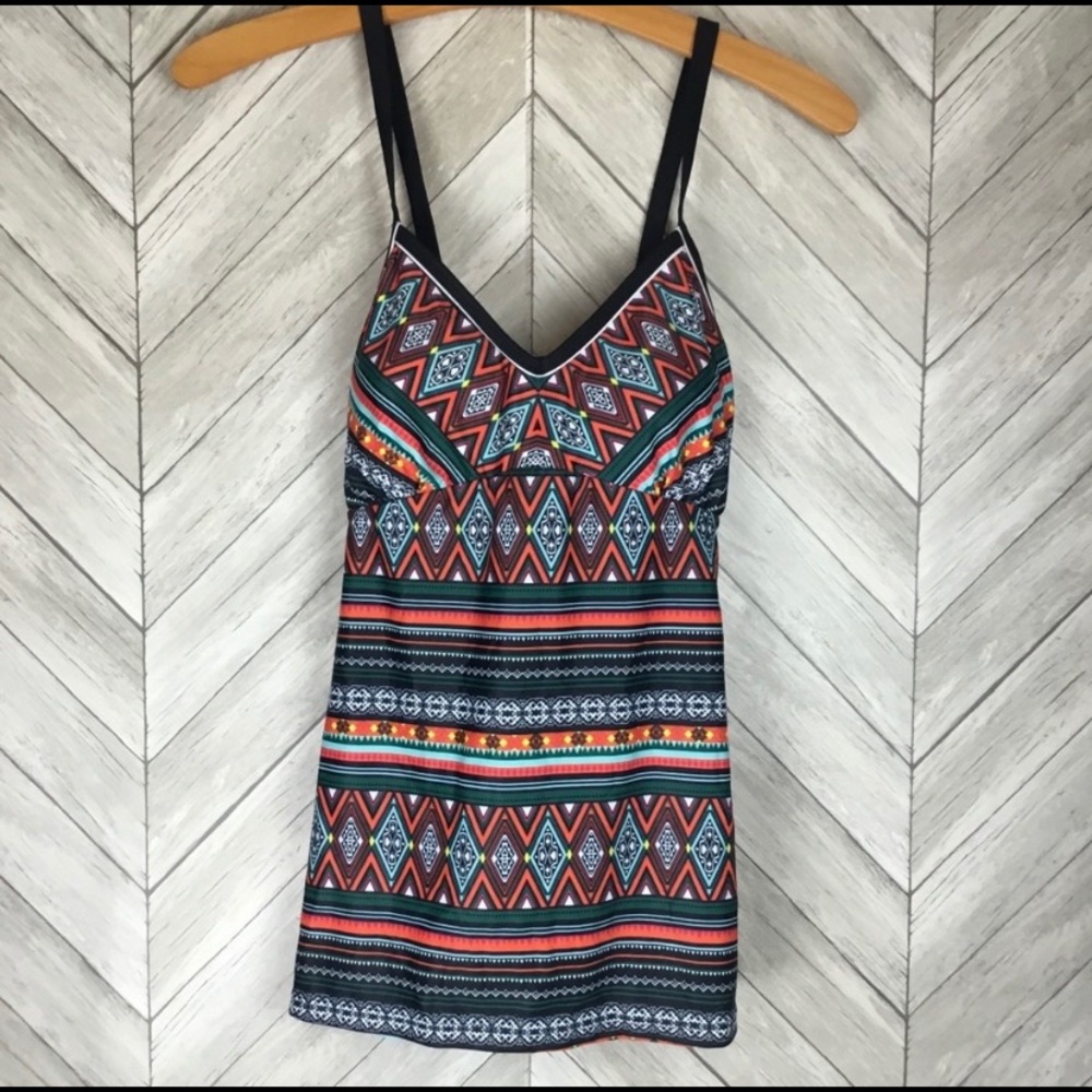 🍭NWT Tankini Top tribal design beautiful & bright